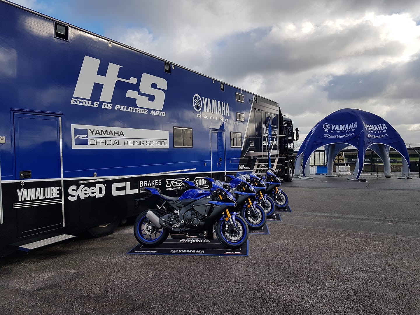 h2s moto stand